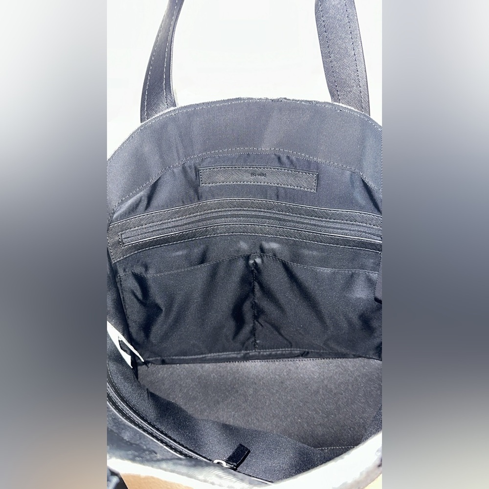 Lululemon Athletica Gray Shoulder Bag - Picture 9 of 14